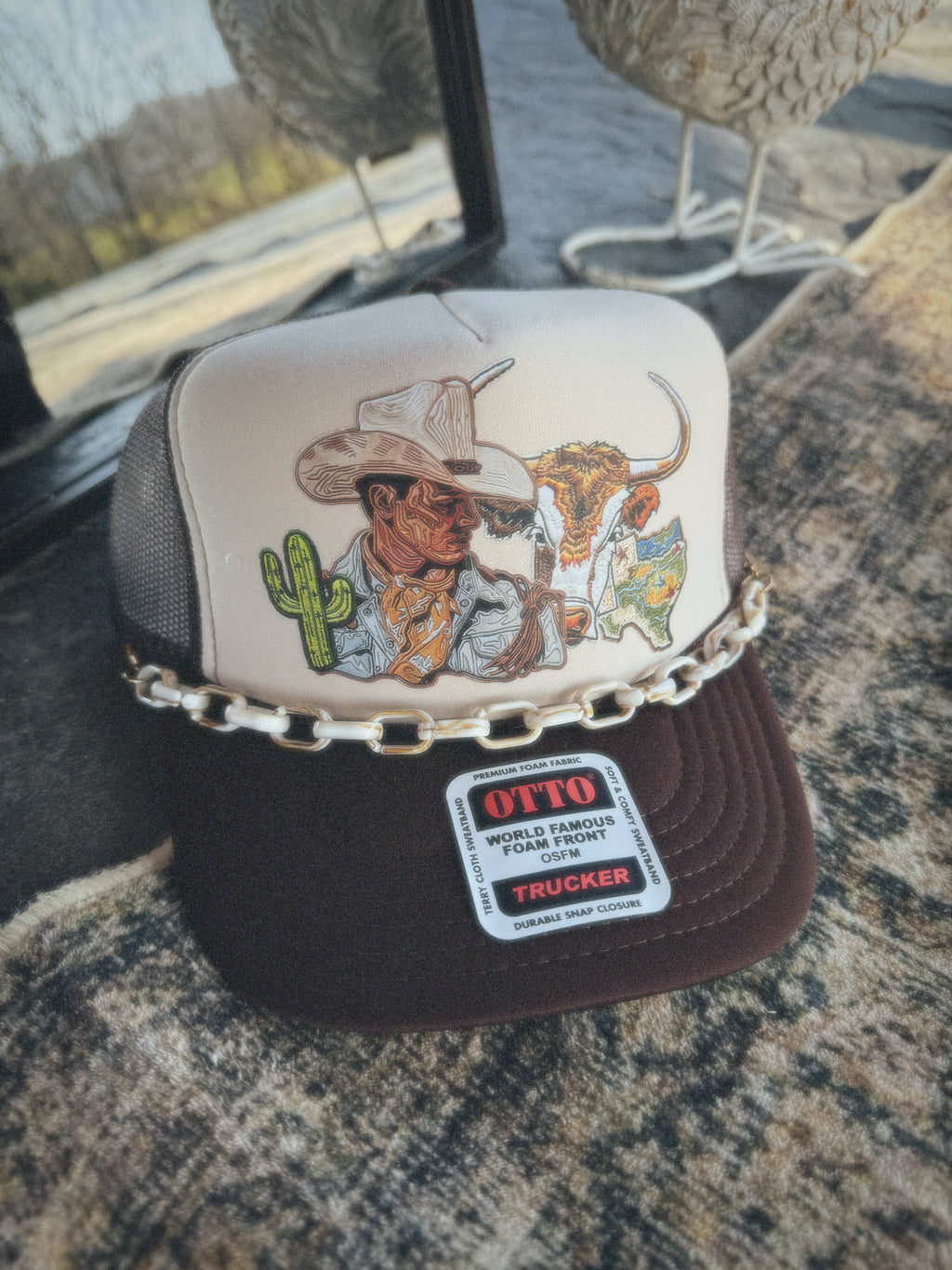 She’s from Texas hat + chain