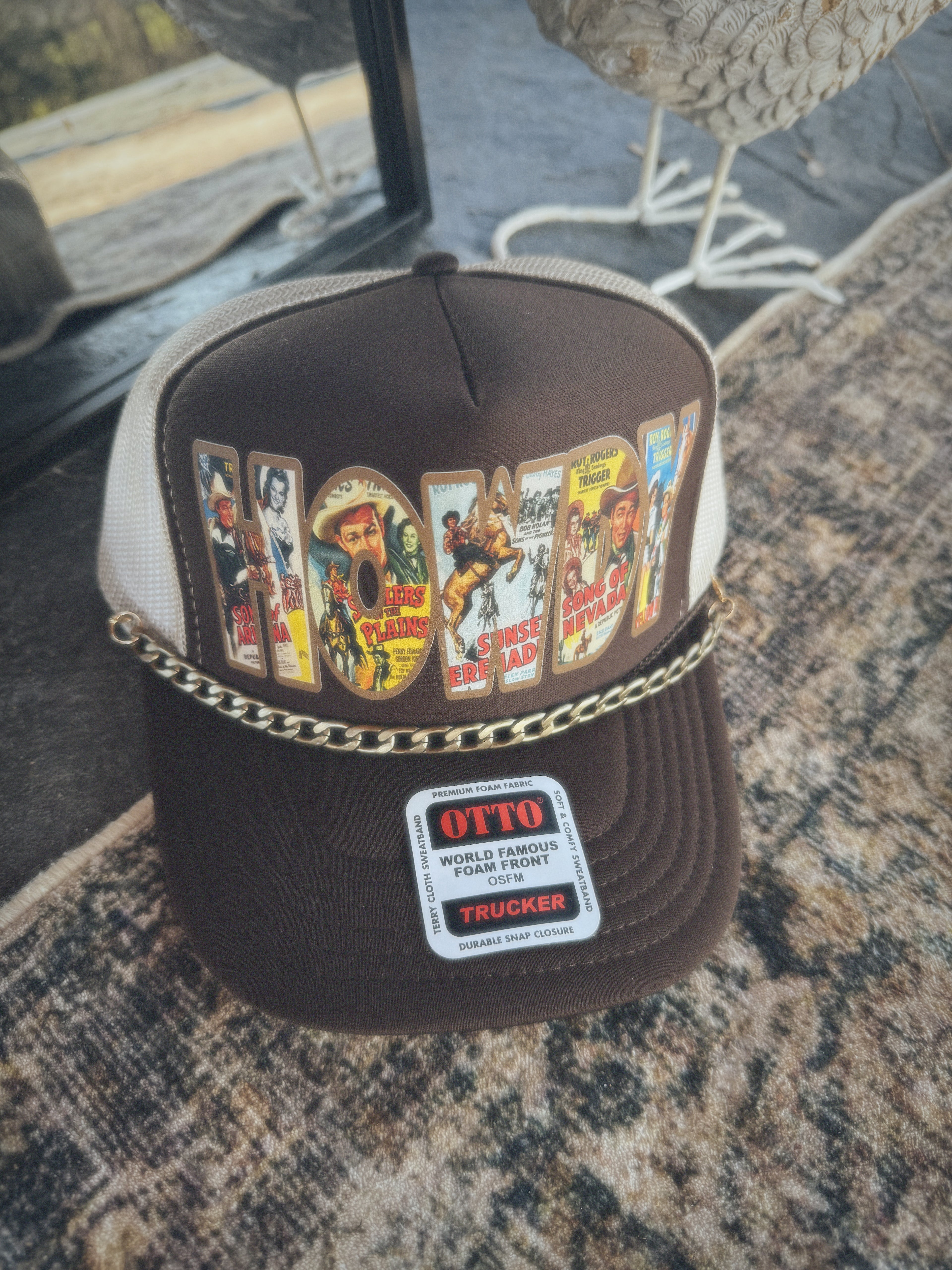 Vintage howdy hat + chain